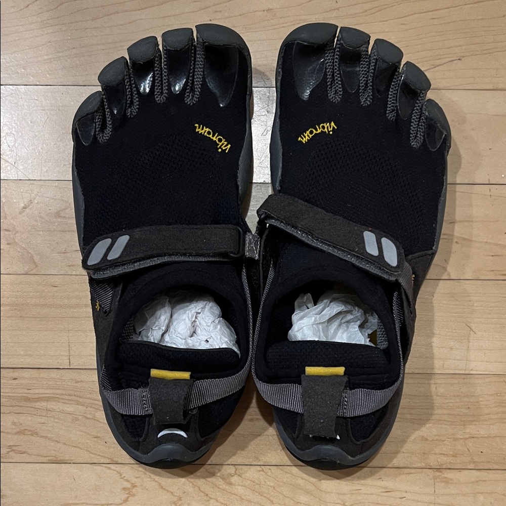 Vibram Black and Gray FiveFingers Toe Shoes